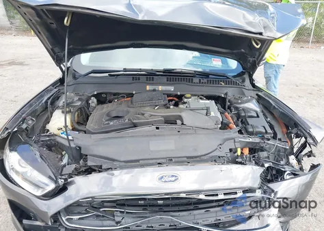 2016 Ford Fusion Energi Se Luxury z USA, uszkodzony, nr VIN 3FA6P0PU2GR322122